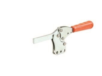 Horizontalspanner aus Metall auf weißem Hintergrund. Der Griff ist mit rotem Kunststoff bekleidet. Der Fuß ist senkrecht um einen sicheren Halt zu bieten. Der Arm ist solide.