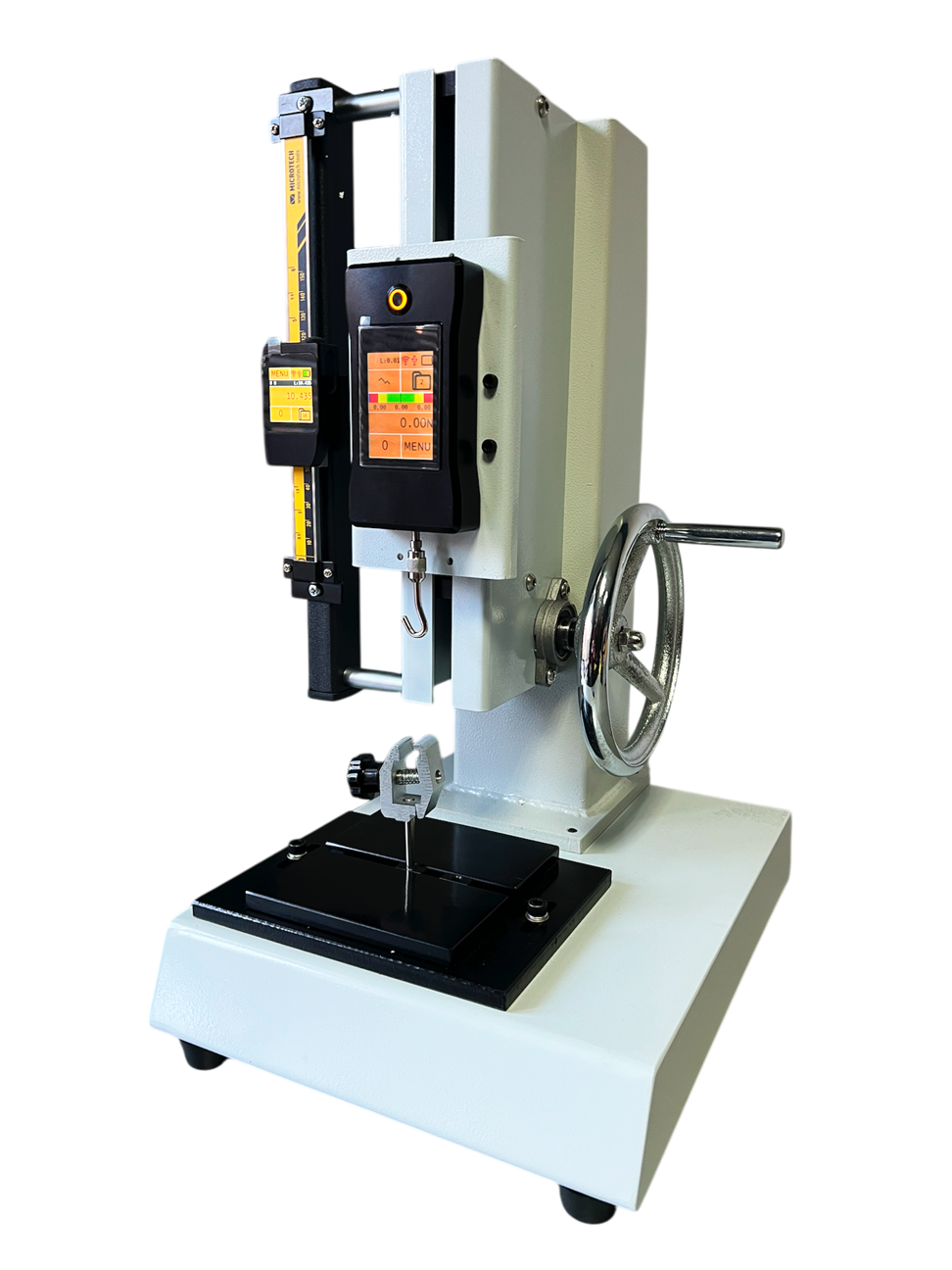 180mm Teststand Microtech: Weiße Metallbasis, schwarze Messplatte, Farb-Touchscreen, Seitenansicht.
