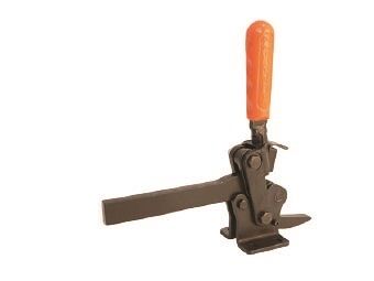 Schwarzer Vertikalspanner auf weißem Hintergrund. Der Griff ist mit rotem Kunststoff bekleidet. Der Fuß ist waagerecht und der Arm massiv. Dieses Modell hat eine Sicherheitsverriegelung.