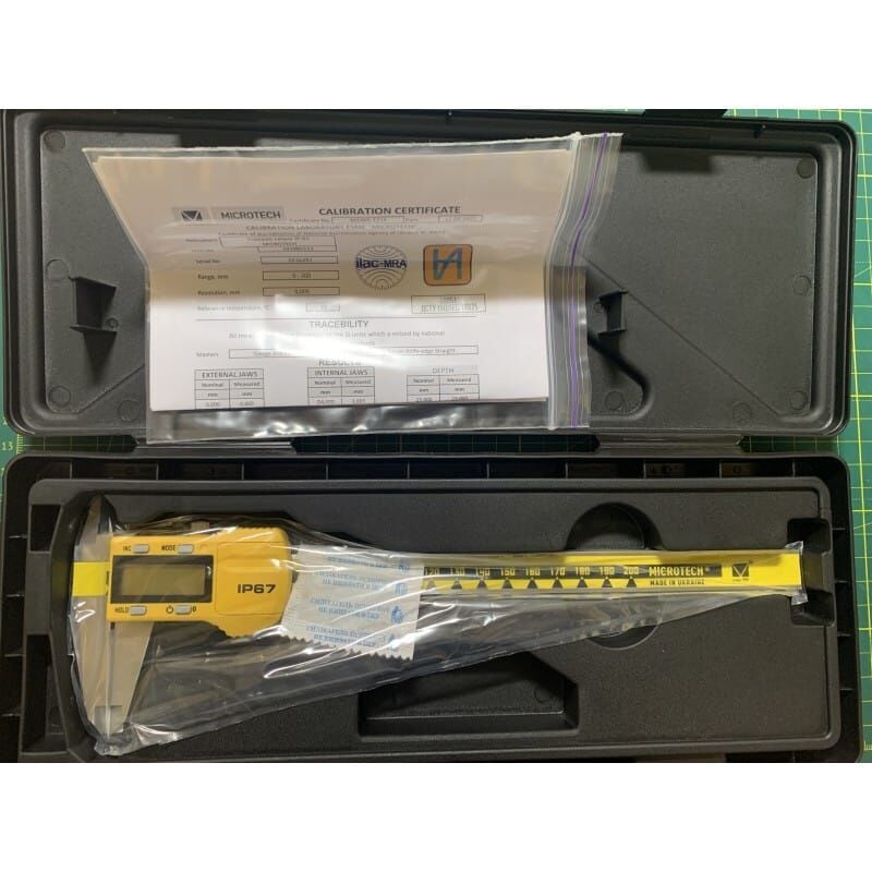 Microtech Digitaler Präzisionsmessschieber, 300mm: Gelb, IP67, verpackt mit Kalibrierzertifikat, Aufsicht