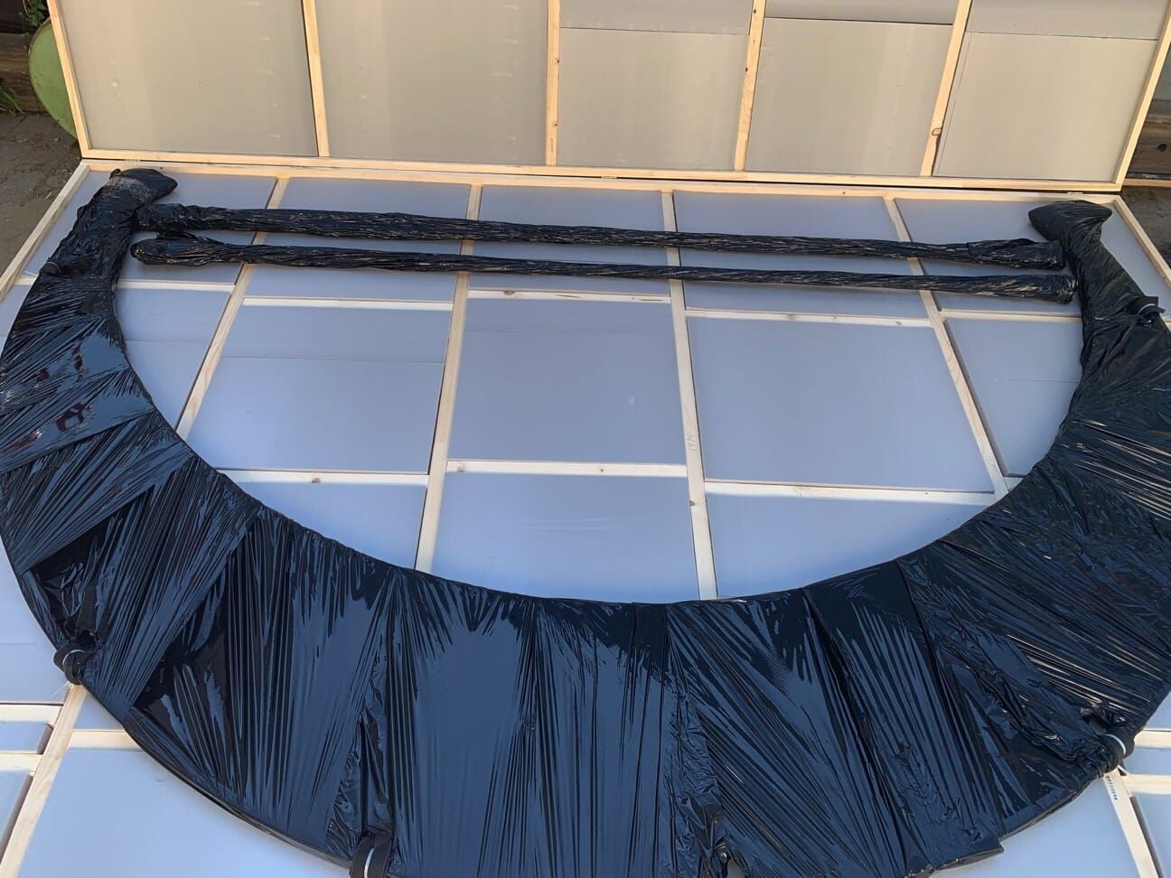 Microtech 1200mm Bügelmessschraube, verpackt in Holzkiste, Bogen in schwarzer Schutzfolie