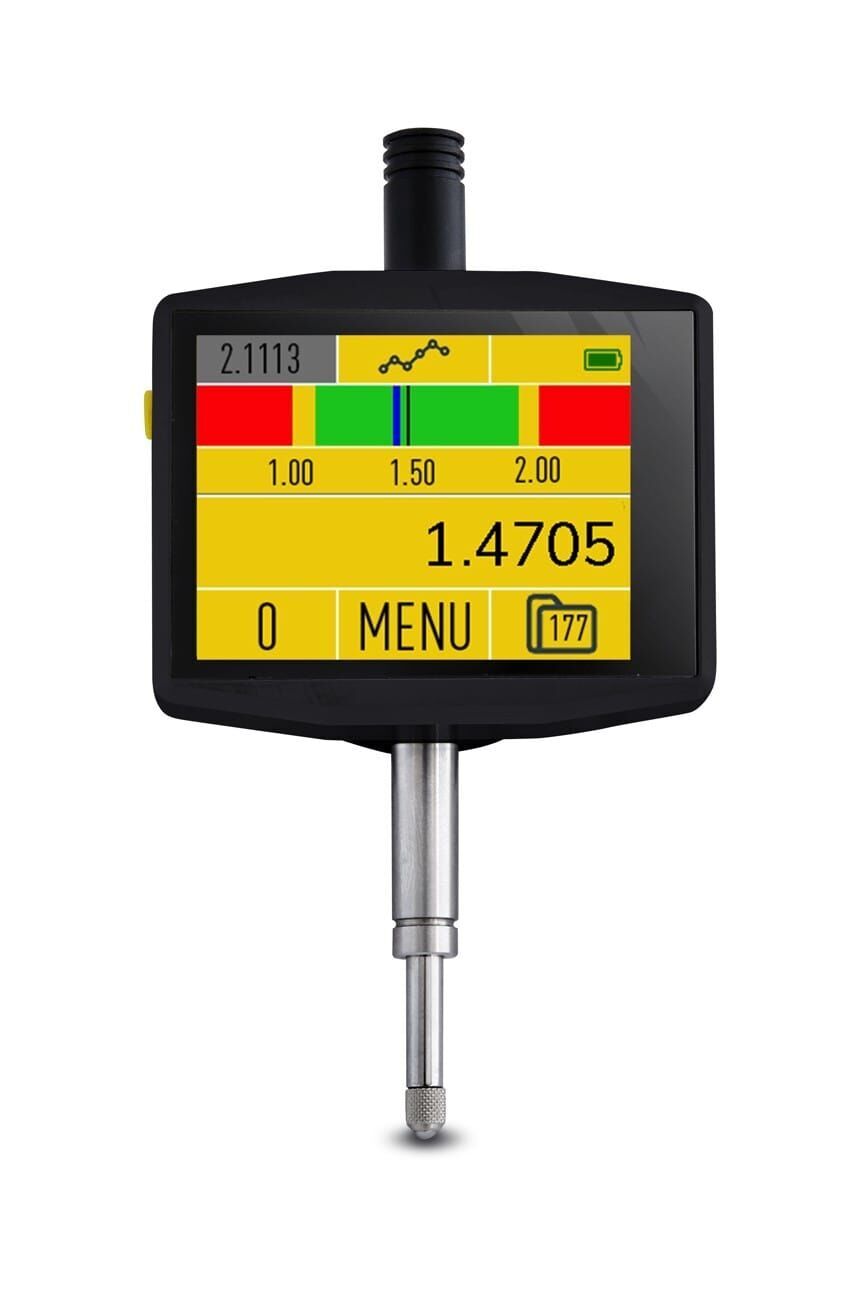 Digital Messuhr Microtech Metrology: Schwarz-silber, Color Touchscreen zeigt Messwert 1.4705, Frontalansicht