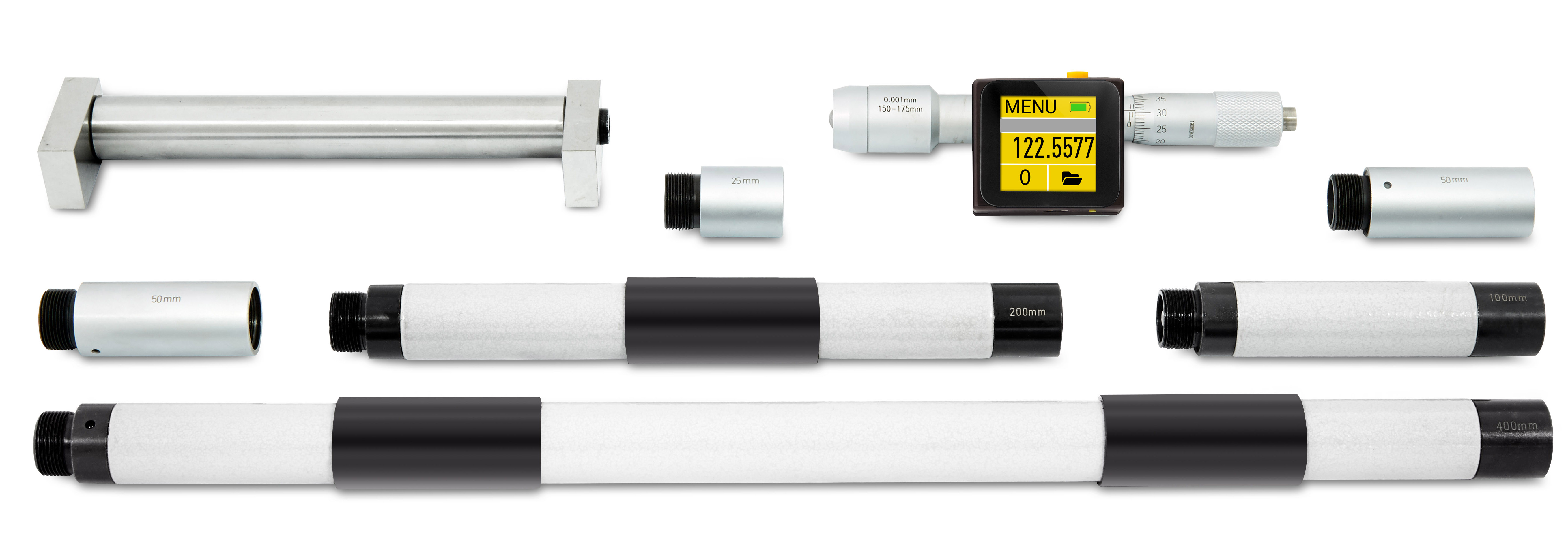 Microtech Digital Innenmessschraube, 125-5000mm, mit Display und diversen Verlängerungen, Gesamtansicht.