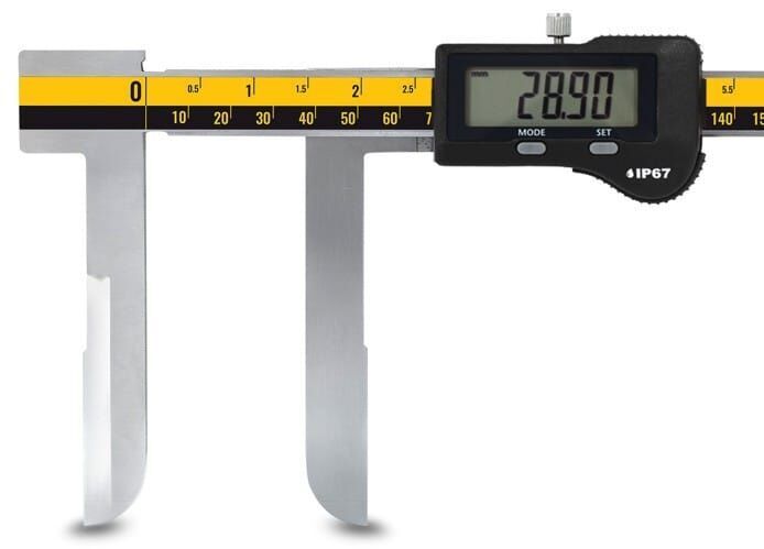 Microtech Metrology Digital Innen-Messschieber: Scharfe Kanten, Swiss Digit Display 28.90mm Anzeige, Frontalansicht