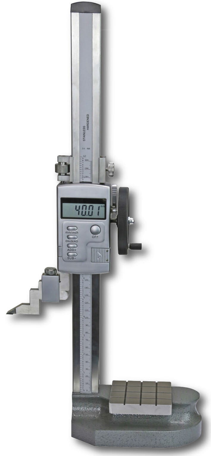 300 mm Digitaler Höhenreißer, 0,01 mm Ablesung, HM‑Reißnadel, Messuhr‑Aufnahme, Stellrad, Messplatte - Metav IndustryLine