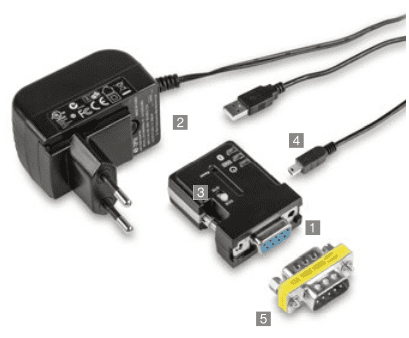 Bluetooth Adapter Set auf weißem Hintergrund. Das Set besteht aus einem schwarzen Stecker, zwei verschiedene Kabel und zwei verschieden Aufsätze.