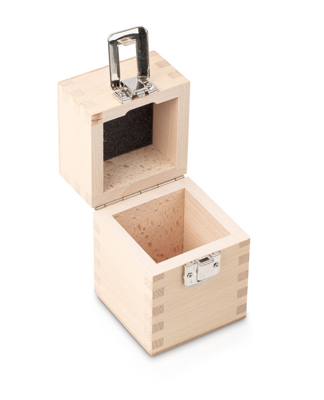 Holz Etui auf weißem Hintergrund. Das Etui ist von innen hohl um eine Gewicht darin zu platzieren. Der Deckel ist hochgeklappt und von unten schwarz.