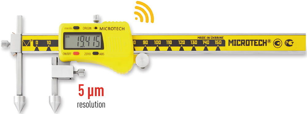 Microtech Digitaler Messschieber: Gelber Schieber, grauer Messbalken, Wireless-Symbol, 5 µm Auflösung