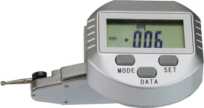 ±0,5 mm Digitaler Feintaster, 0,001 mm Ablesung, Hartmetallkugel ⌀2 mm, Kunststoffkiste - Metav IndustryLine